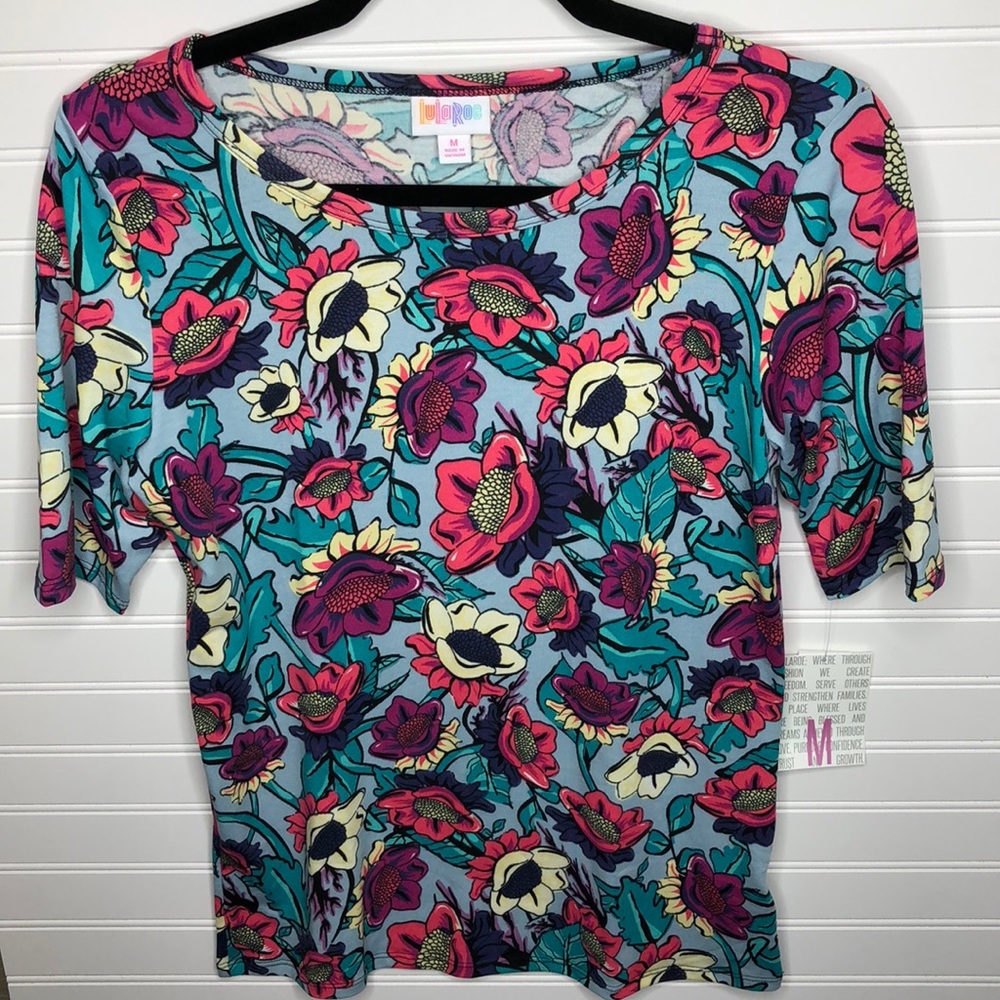 LuLaRoe Gigi top